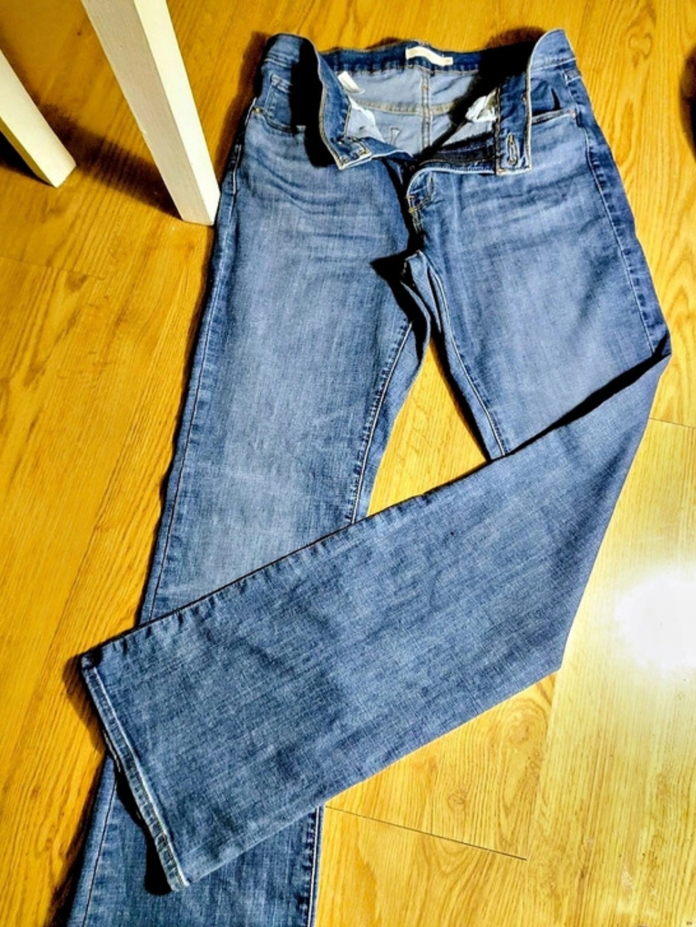 Levi's Classic Bootcut stretch size 10 waist 34 inseam 3